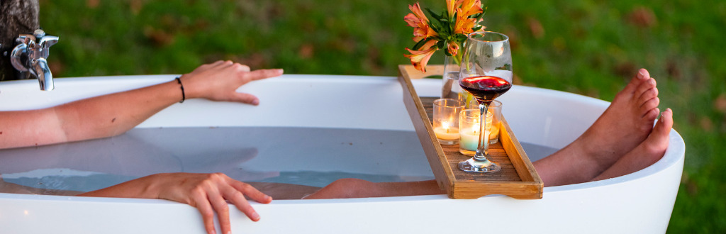 Alfresco bathing: bringing the inside out